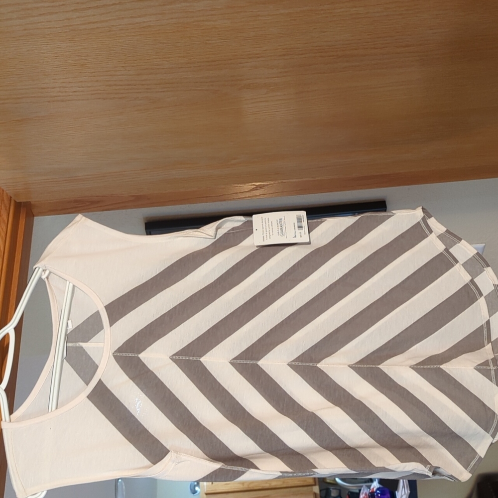 Light weight tank top, Chevron